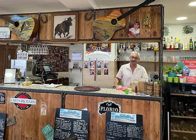 El bar del Belvédère, estilo gitano